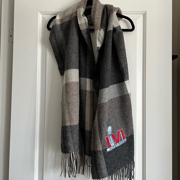 Super Bowl LVI Los Angeles Rams vs Cincinnati Bengals Scarf w/Super Bowl Patch - Picture 2 of 10